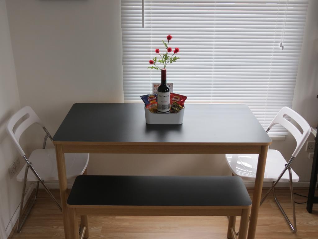 Fantastic Location - Parking - Business Or Leisure Apartment *